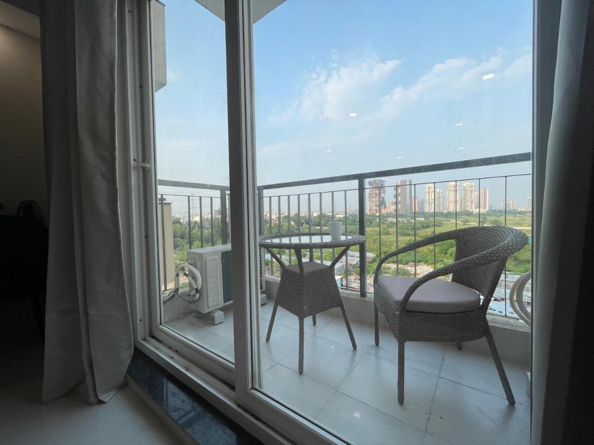 Saltstayz Premier Executive Serviced Apartment - Golf Course Extension Road คูร์เคาน์ ภายนอก รูปภาพ